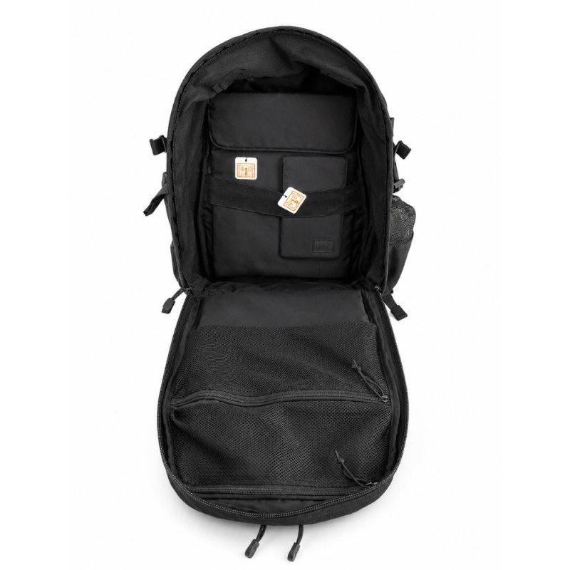 Interior abierto de la mochila RUSH Advance 3.0 con sus compartimentos y fundas extraíbles