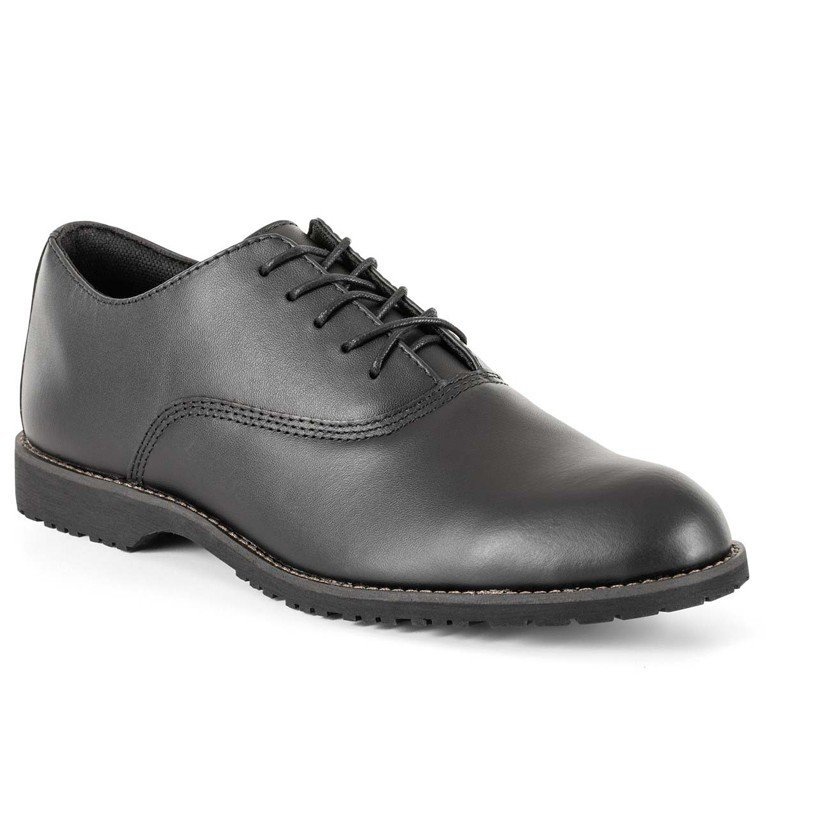 Zapato negro 5.11 Duty Oxford 12469 visto en tres cuartos, con empeine de cuero y cierre de cordones